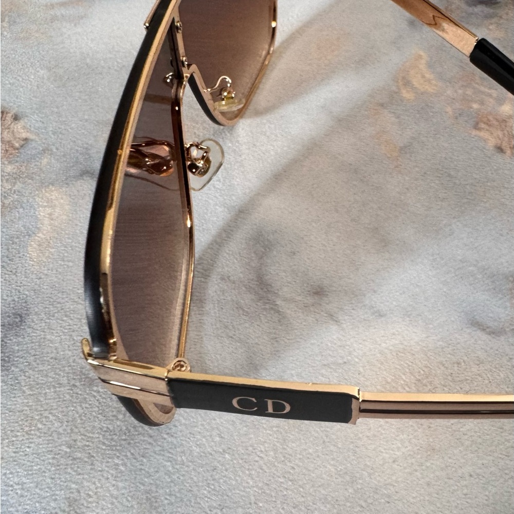 Classic Dior Sunglasses - Picture 4 of 8